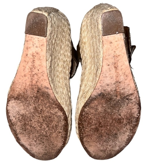 EUC Diane von Furstenberg Espadrille Wedge Sandals Taupe Patent Leather Size 5 - Picture 6 of 9